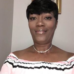 Meet your Posher, Sharon